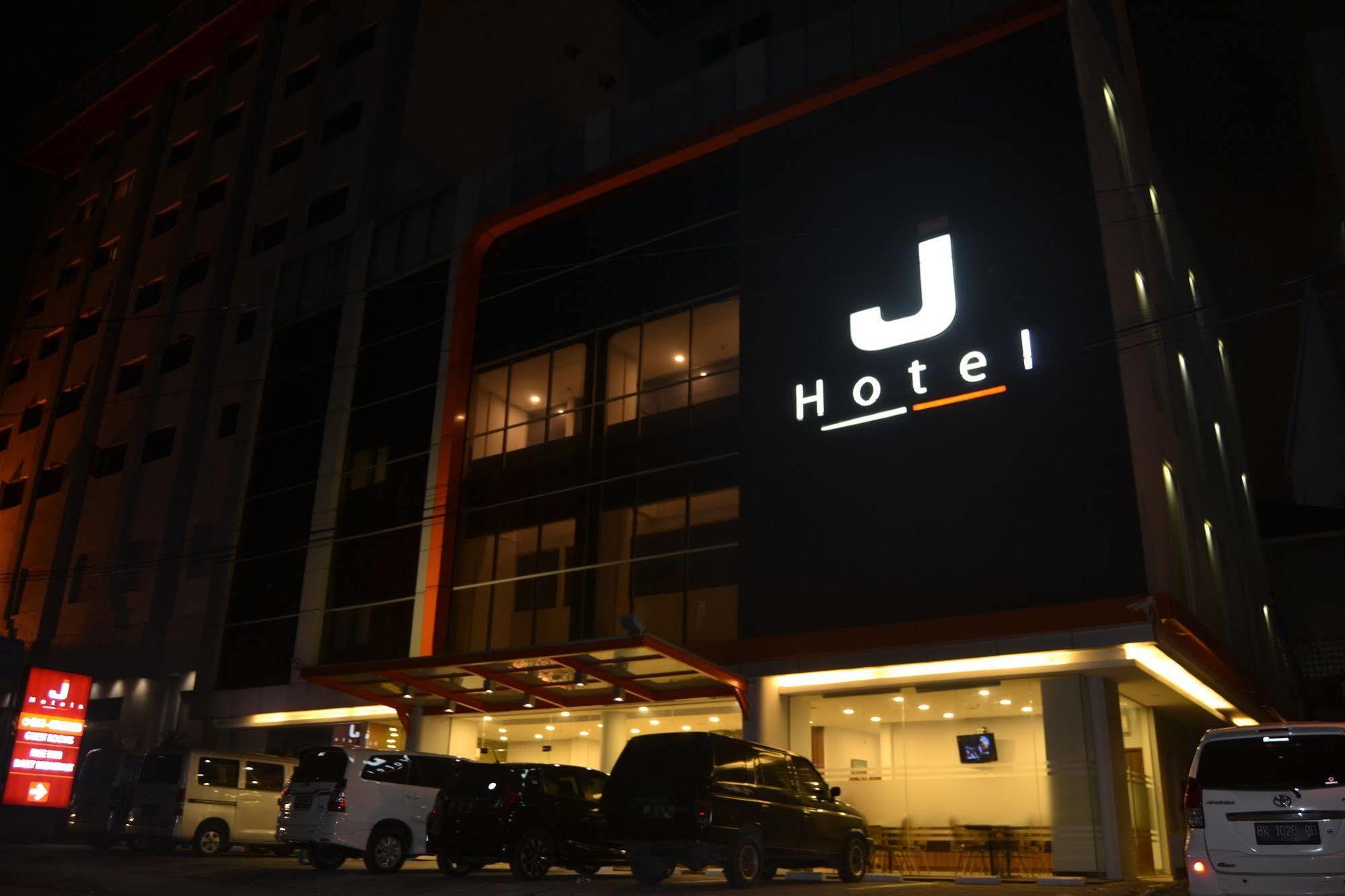 J ホテル メダン エクステリア 写真